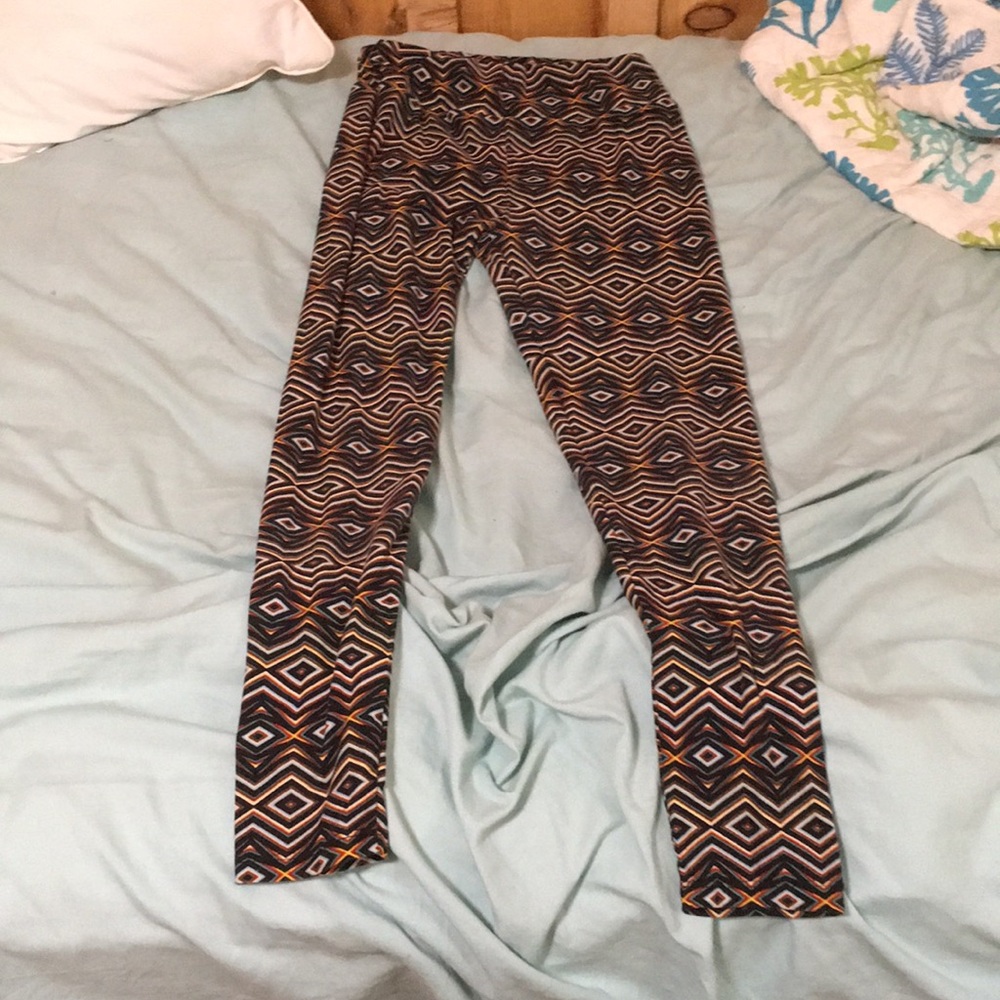 i am selling leggings